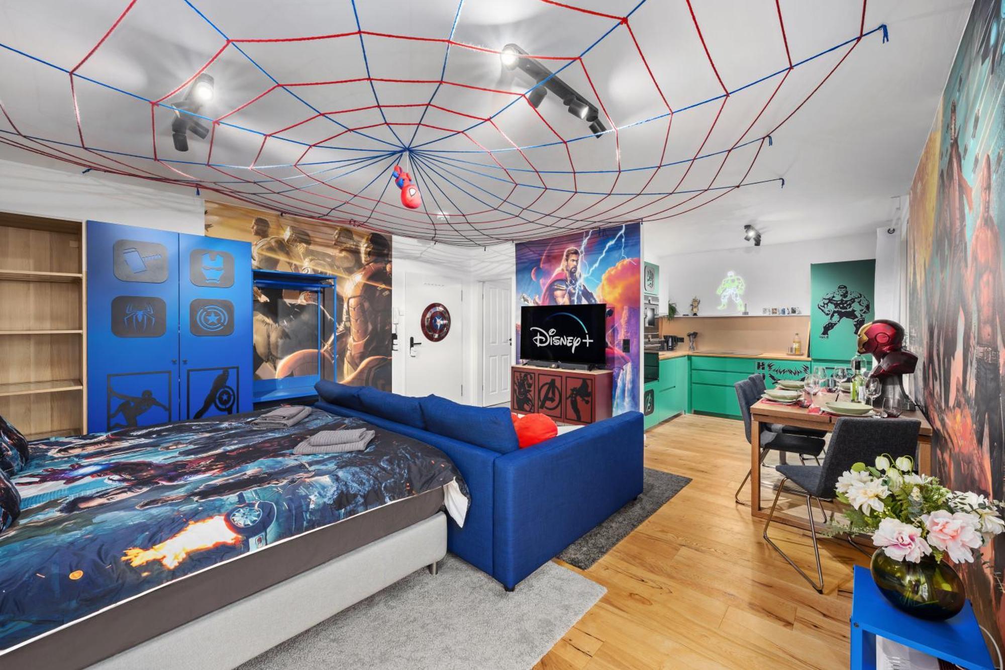 Edler Wohnraum Disney Marvel Studio Mit Balkon, Boxspringbett, Kaffeevollautomat, Lift & Parkplatz Chemnitz Luaran gambar