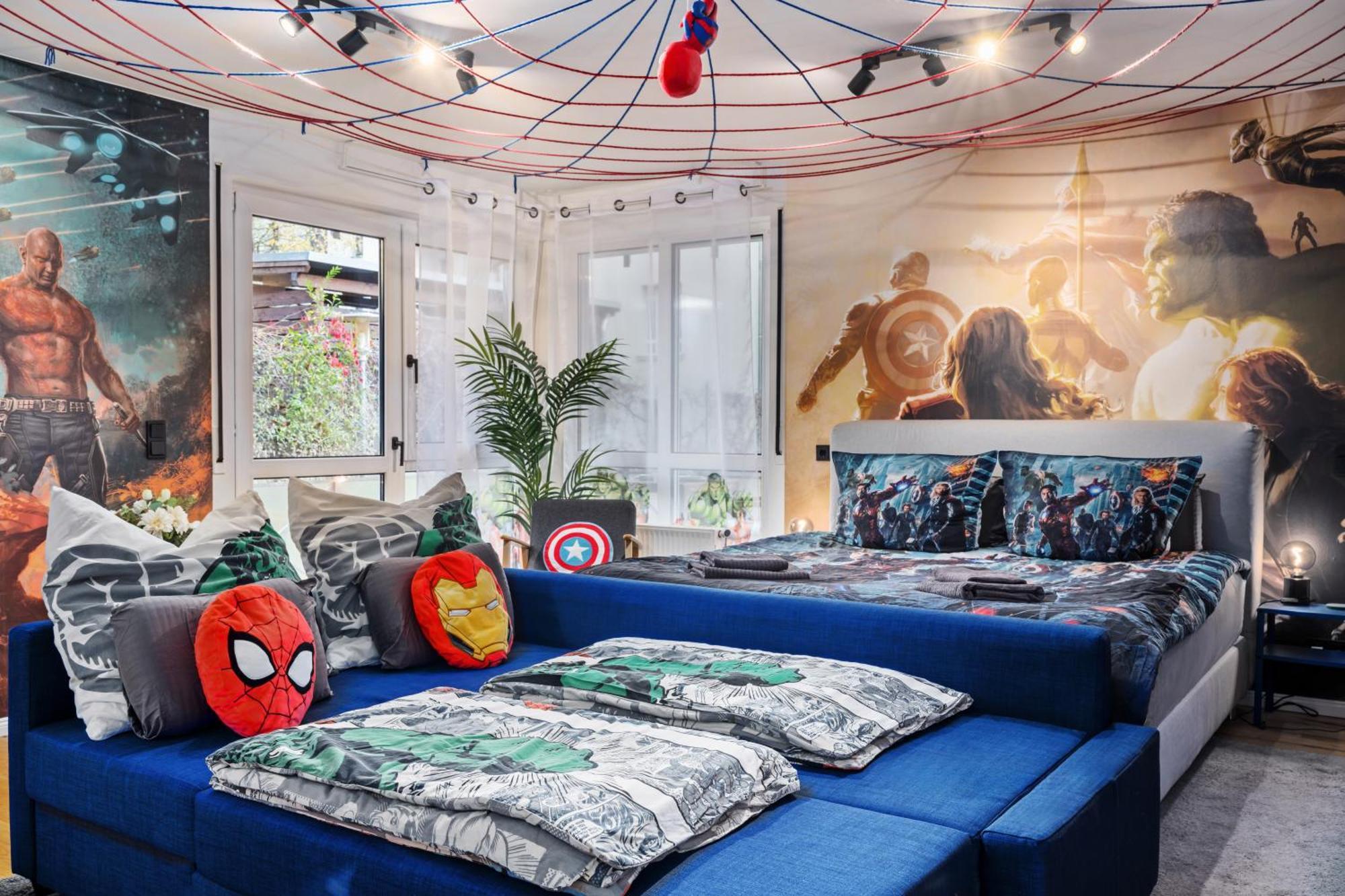 Edler Wohnraum Disney Marvel Studio Mit Balkon, Boxspringbett, Kaffeevollautomat, Lift & Parkplatz Chemnitz Luaran gambar