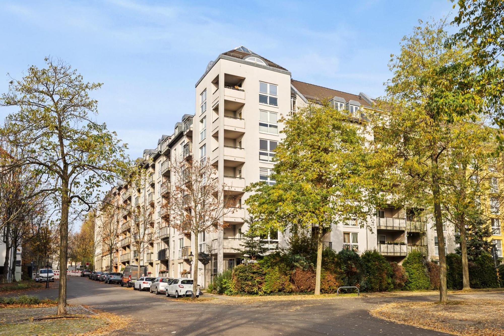 Edler Wohnraum Disney Marvel Studio Mit Balkon, Boxspringbett, Kaffeevollautomat, Lift & Parkplatz Chemnitz Luaran gambar