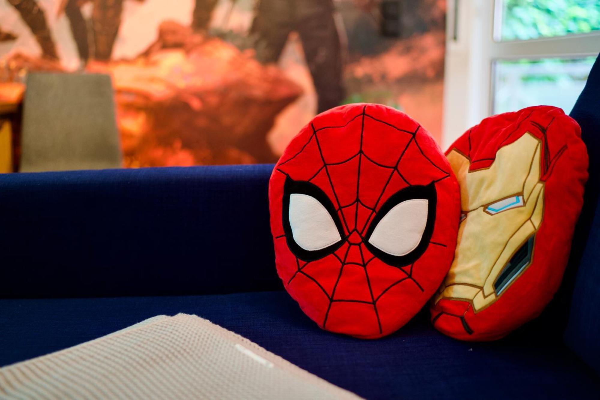 Edler Wohnraum Disney Marvel Studio Mit Balkon, Boxspringbett, Kaffeevollautomat, Lift & Parkplatz Chemnitz Luaran gambar