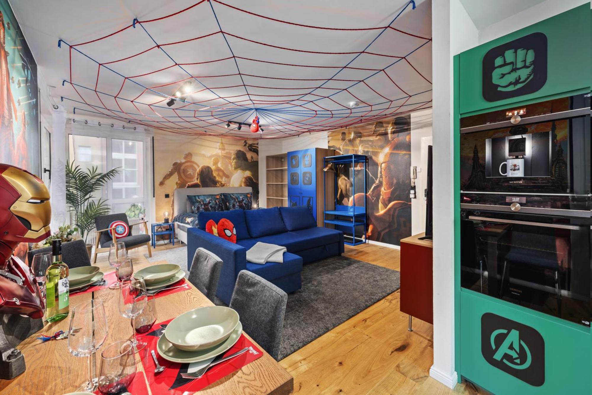 Edler Wohnraum Disney Marvel Studio Mit Balkon, Boxspringbett, Kaffeevollautomat, Lift & Parkplatz Chemnitz Luaran gambar