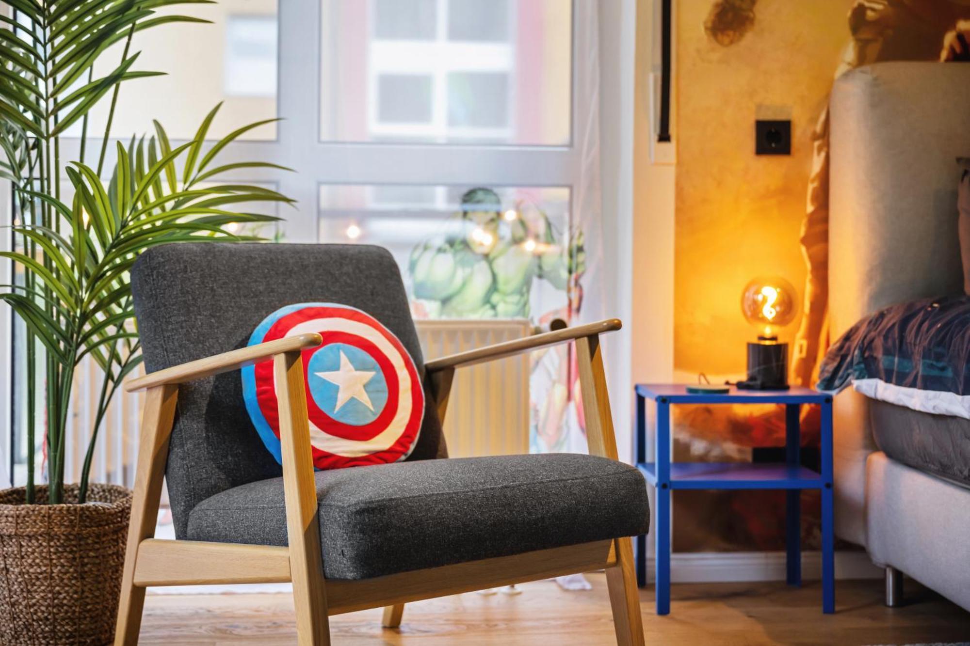 Edler Wohnraum Disney Marvel Studio Mit Balkon, Boxspringbett, Kaffeevollautomat, Lift & Parkplatz Chemnitz Luaran gambar
